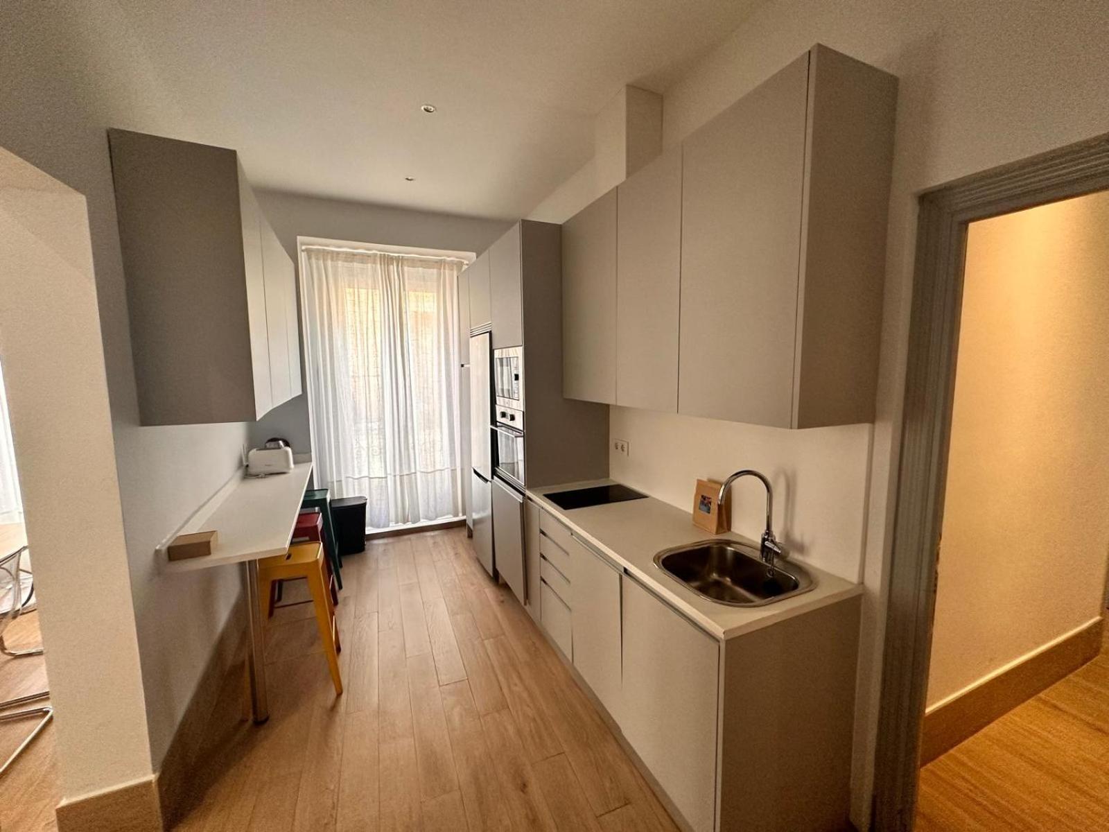 Amazing 3Bd 3Bth With 9 Balconies By Madrid4You Apartments Exteriér fotografie